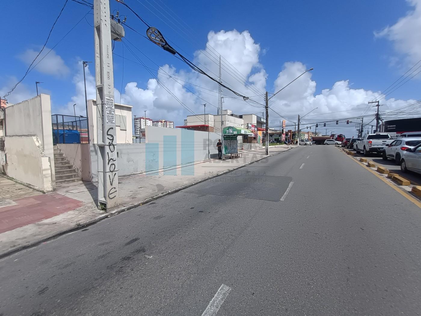 Casa à venda com 6 quartos, 247m² - Foto 5