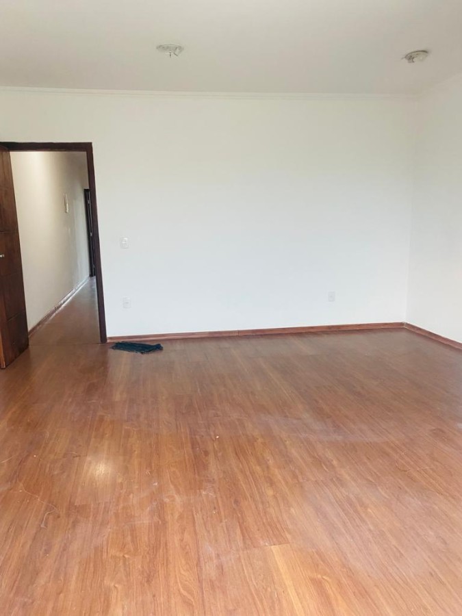 Casa à venda com 3 quartos, 350m² - Foto 9