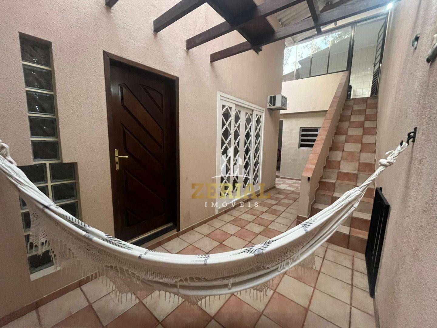Casa à venda e aluguel com 3 quartos, 216m² - Foto 19
