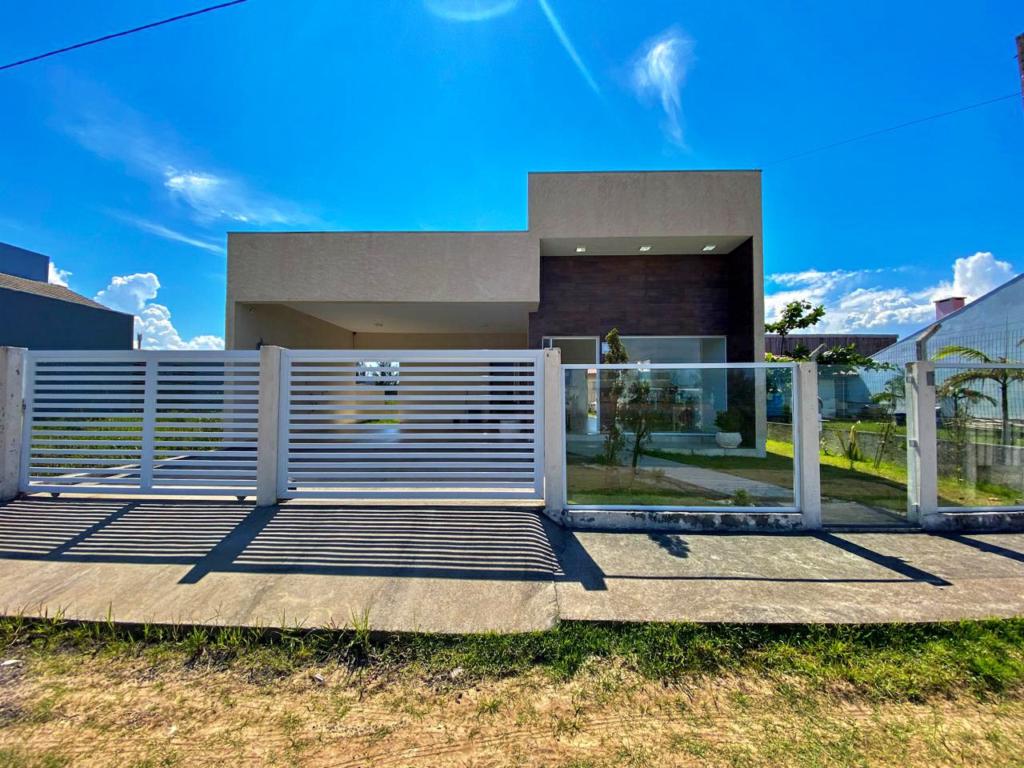 Casa à venda com 3 quartos, 175m² - Foto 2
