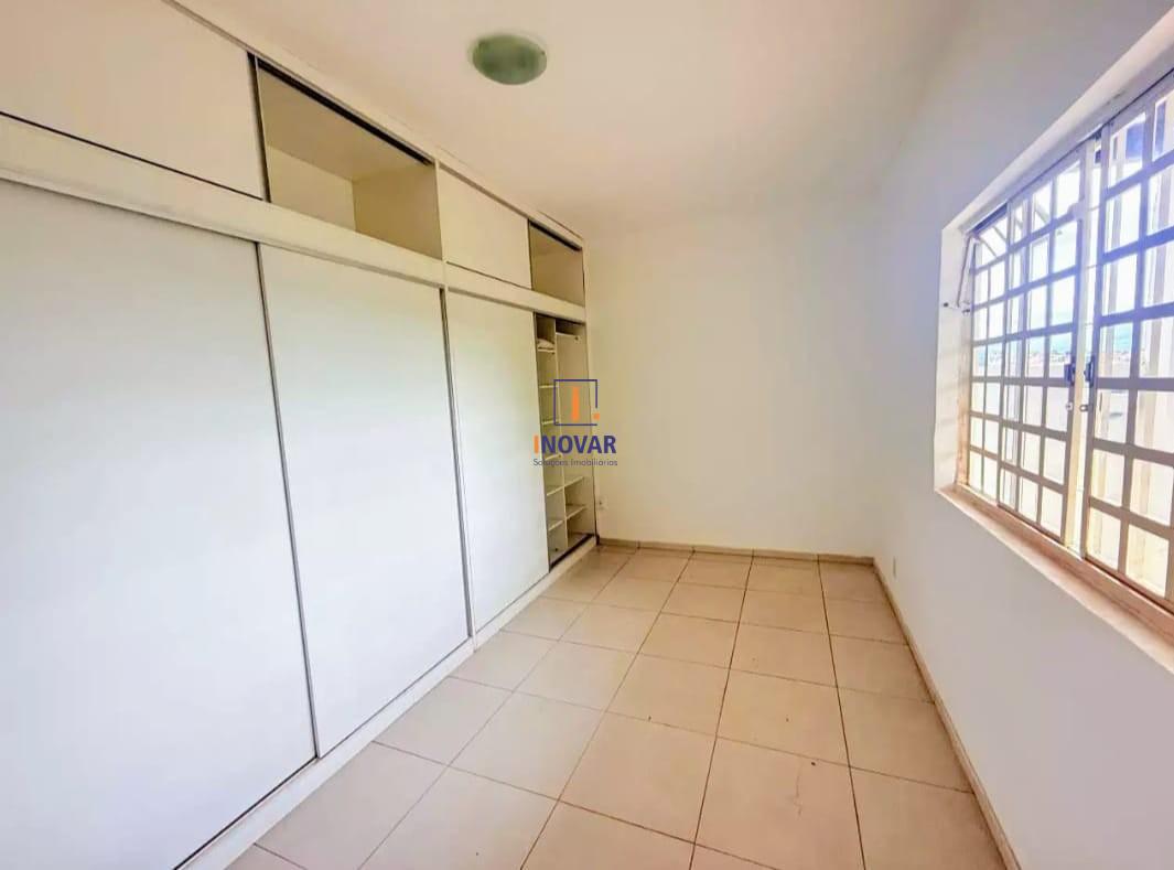 Casa à venda com 3 quartos, 360m² - Foto 4