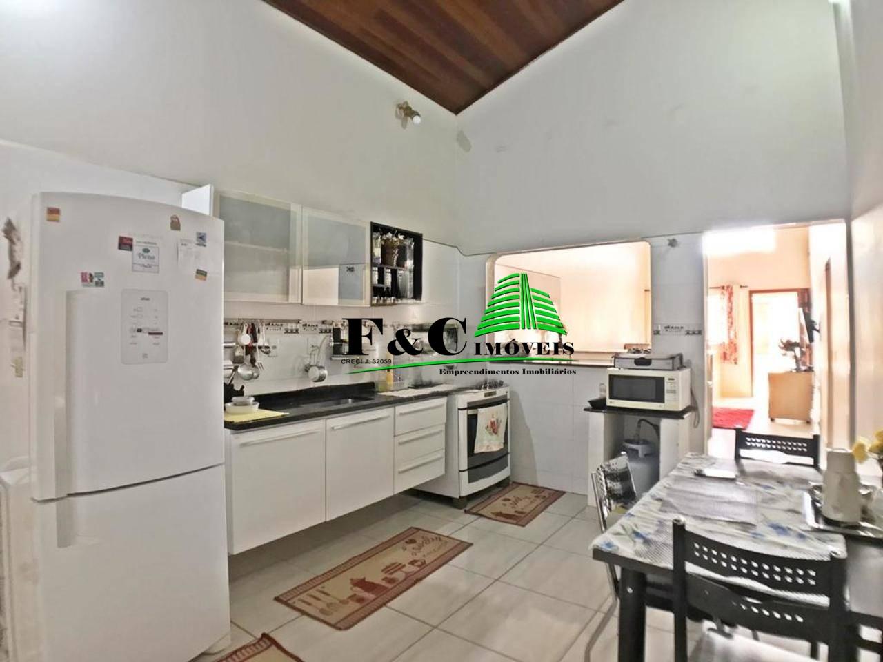 Casa à venda com 3 quartos, 200m² - Foto 15