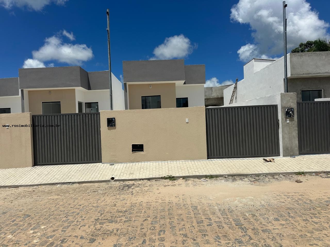 Casa à venda com 2 quartos, 56m² - Foto 2