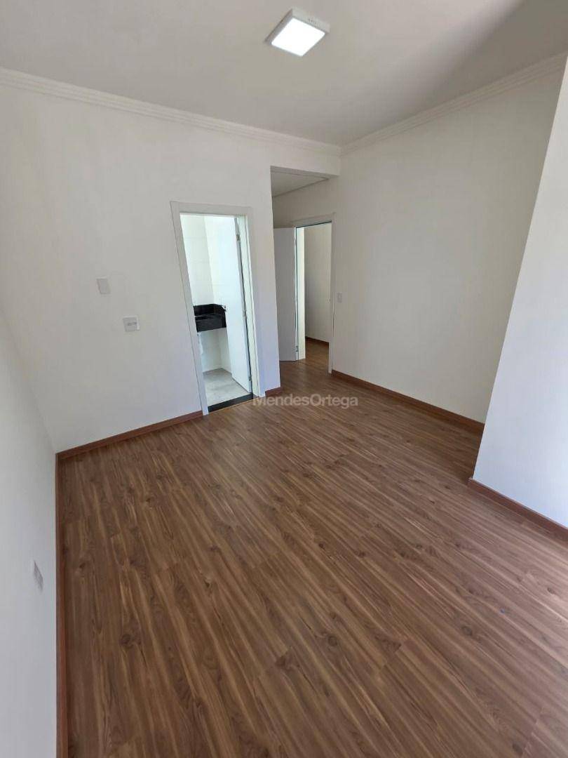 Casa à venda com 3 quartos, 122m² - Foto 3