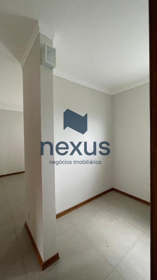 Casa à venda com 3 quartos, 250m² - Foto 4