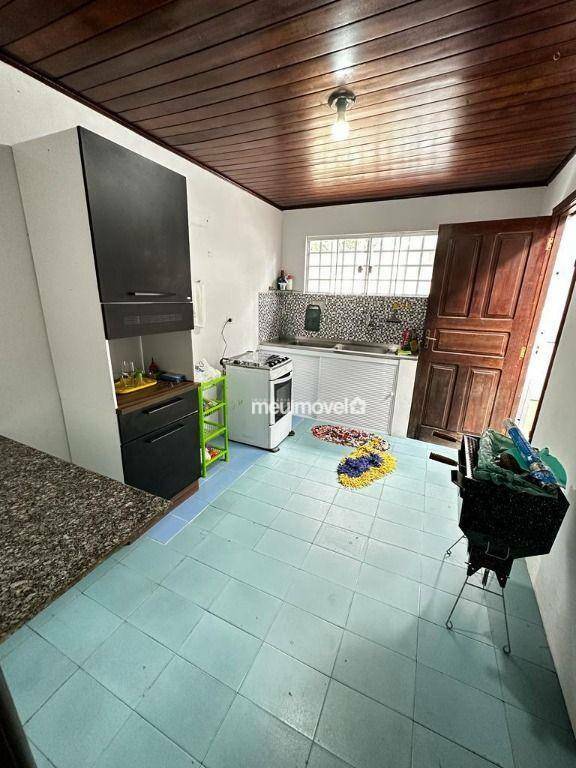 Casa à venda com 3 quartos, 250m² - Foto 7