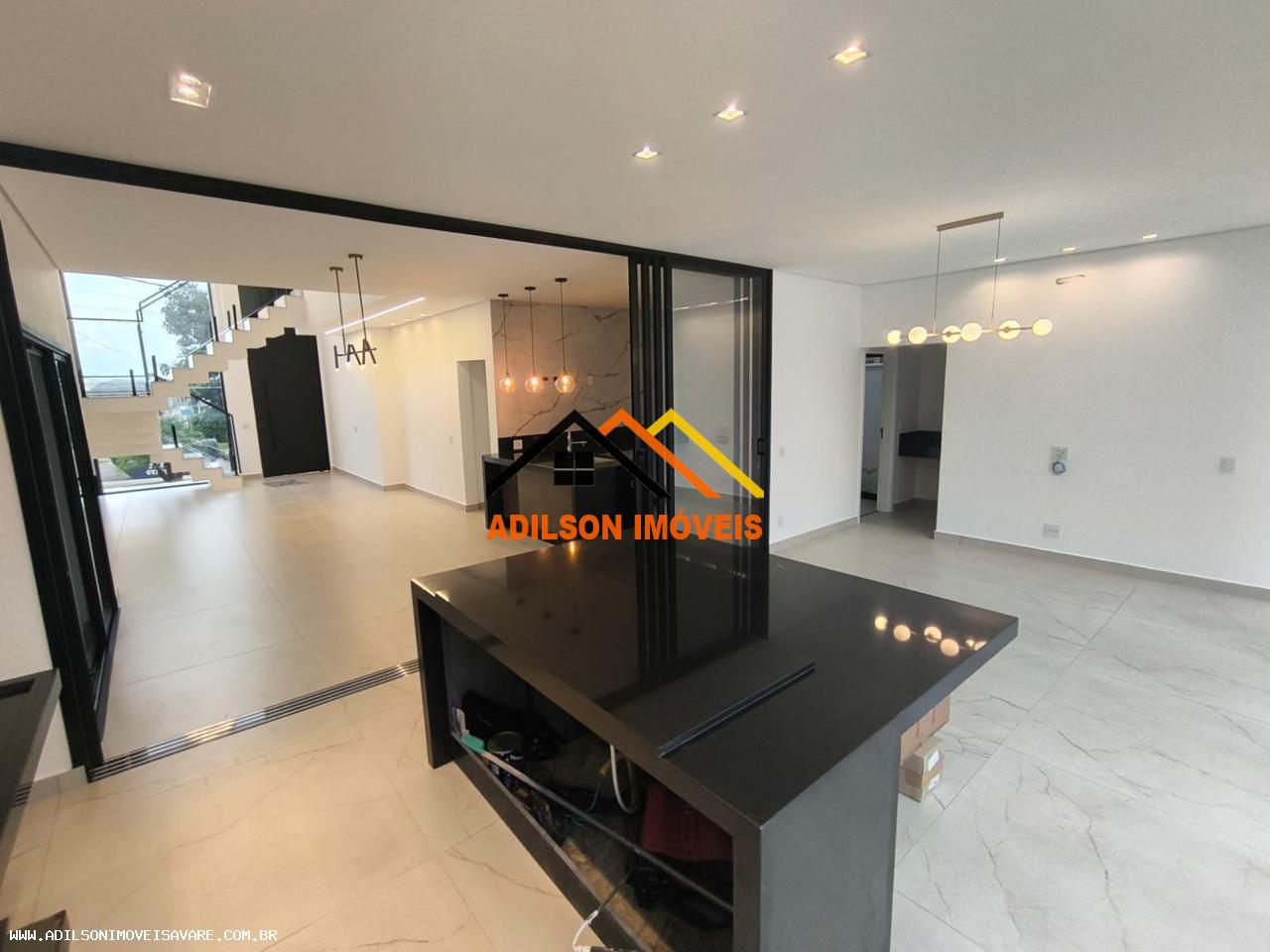 Casa à venda com 4 quartos, 286m² - Foto 4