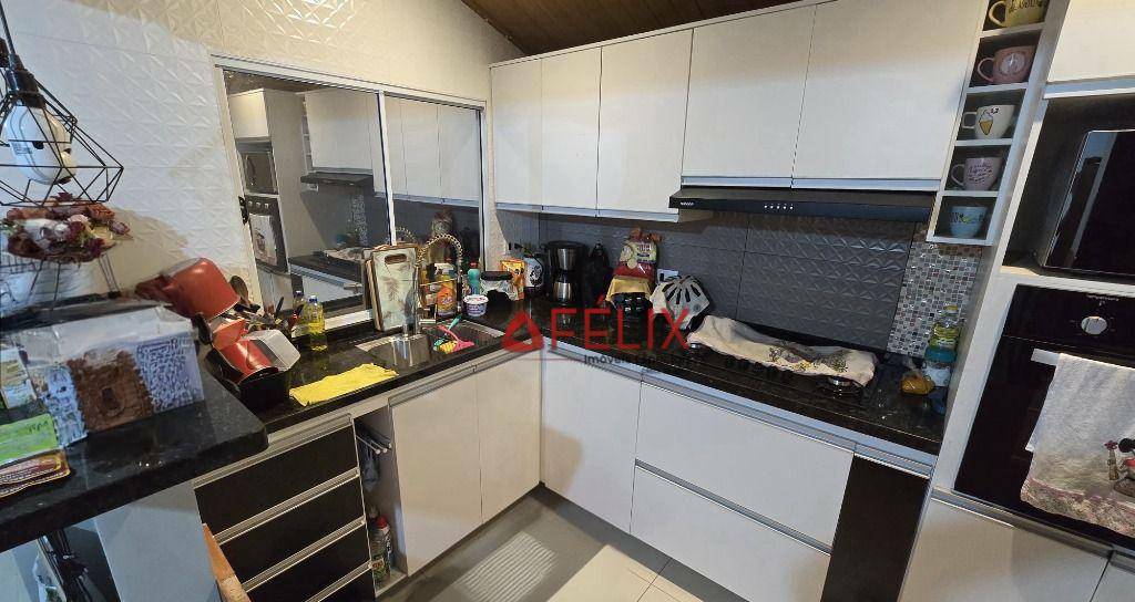 Casa à venda com 2 quartos, 100m² - Foto 4