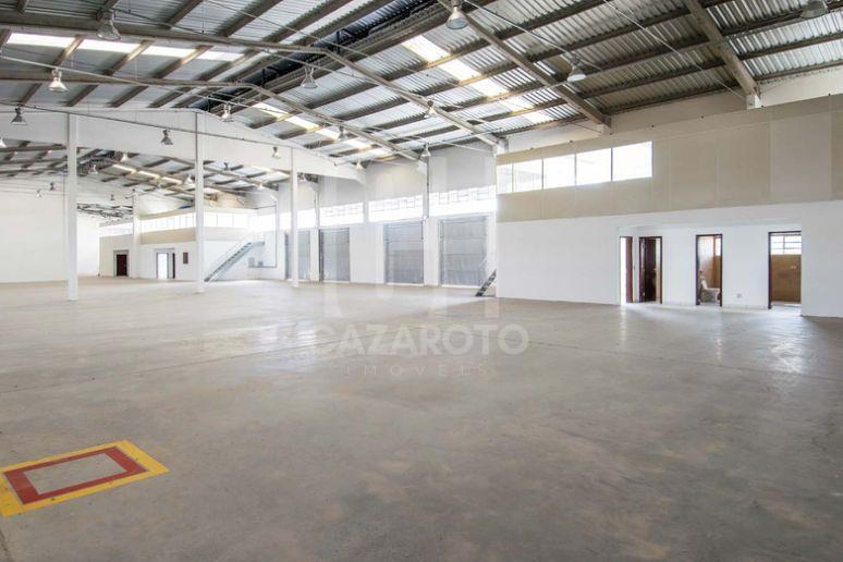 Depósito-Galpão-Armazém para alugar, 685m² - Foto 2