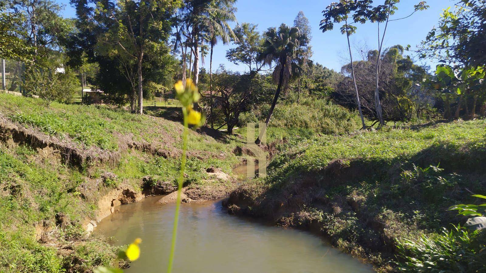 Chácara à venda com 2 quartos, 150m² - Foto 3