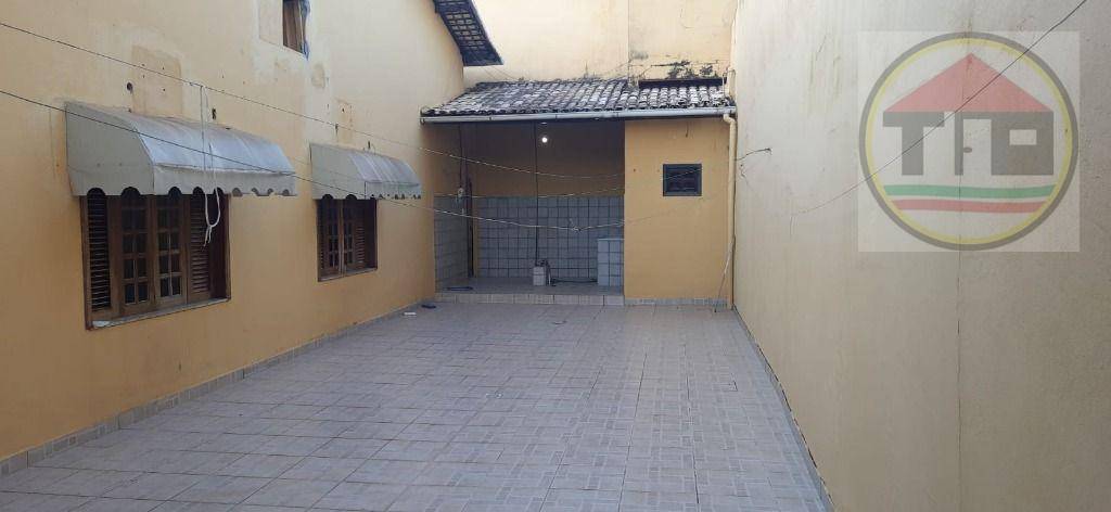 Casa para alugar com 3 quartos, 250m² - Foto 24