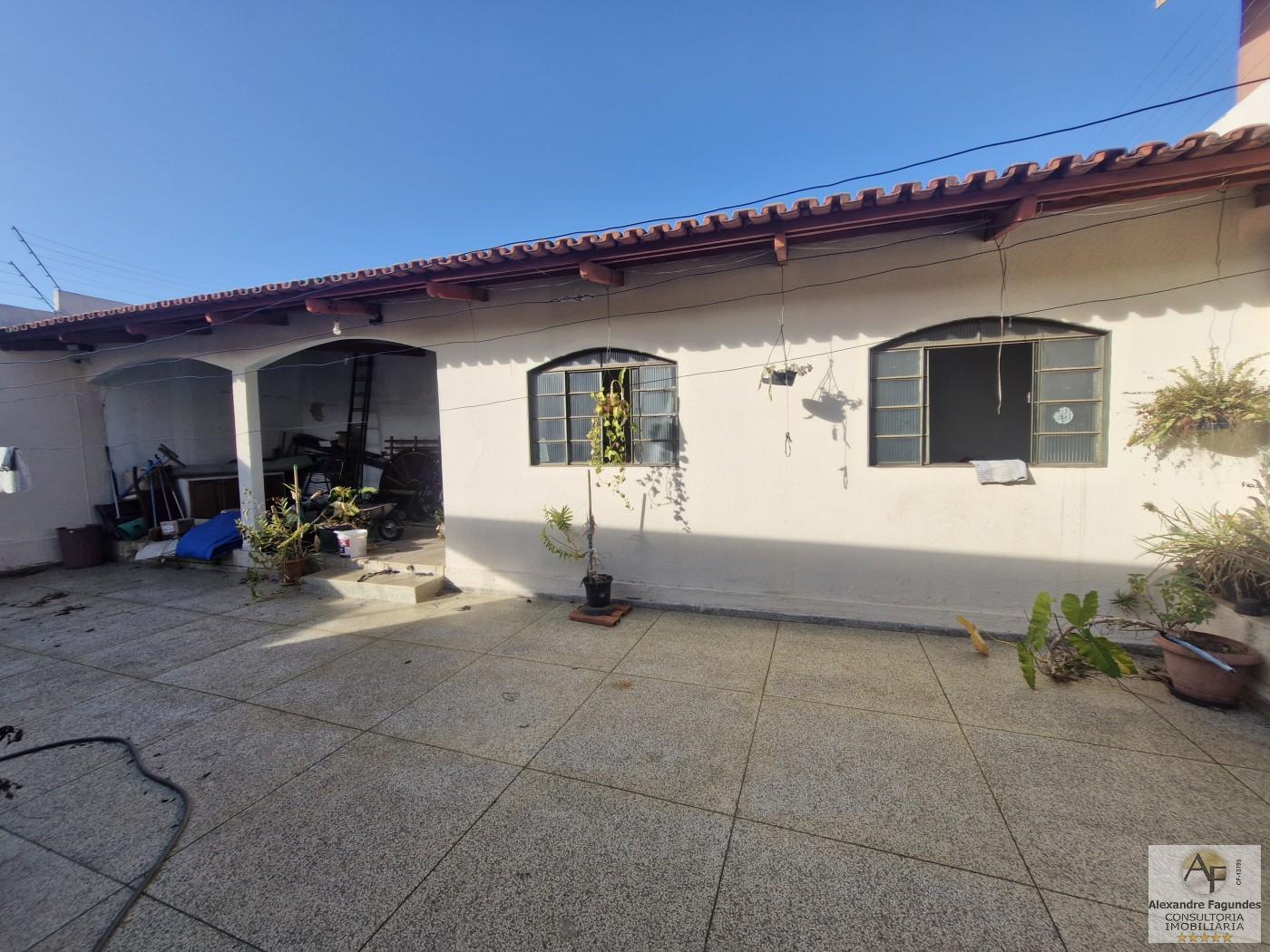 Casa à venda com 3 quartos, 262m² - Foto 18