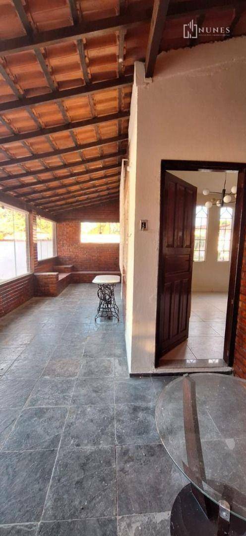 Casa para alugar com 2 quartos, 166m² - Foto 13