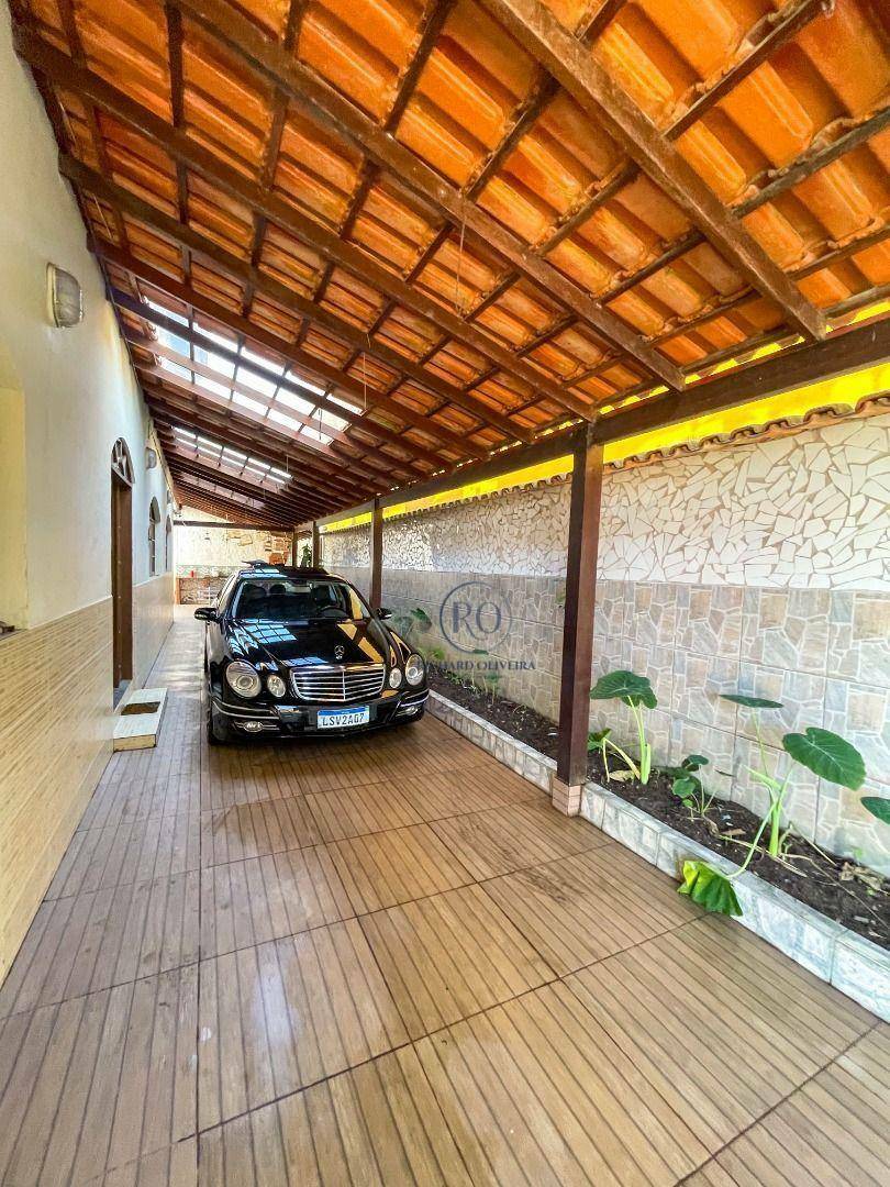 Casa à venda com 4 quartos, 300m² - Foto 3