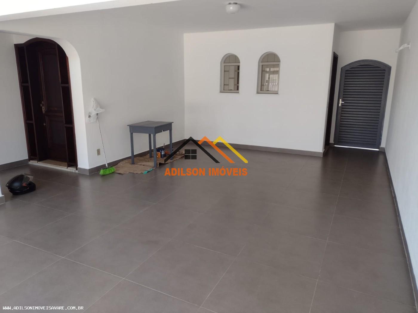 Casa para alugar com 5 quartos, 300m² - Foto 2