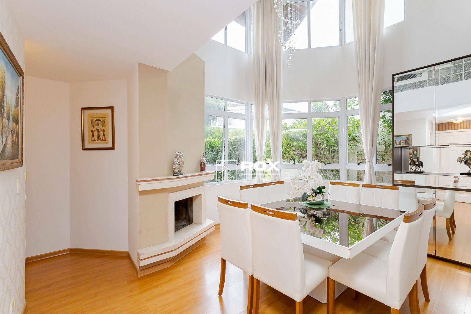 Casa de Condomínio para alugar com 3 quartos, 290m² - Foto 2