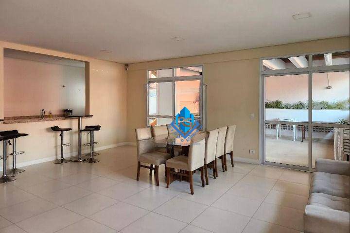 Apartamento para alugar com 2 quartos, 70m² - Foto 13