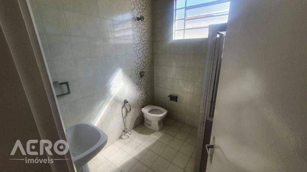 Casa à venda e aluguel com 2 quartos, 164m² - Foto 4