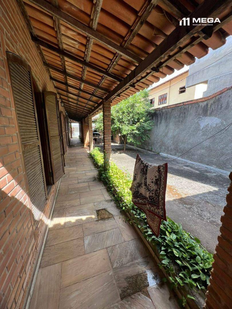 Casa à venda com 3 quartos, 349m² - Foto 24