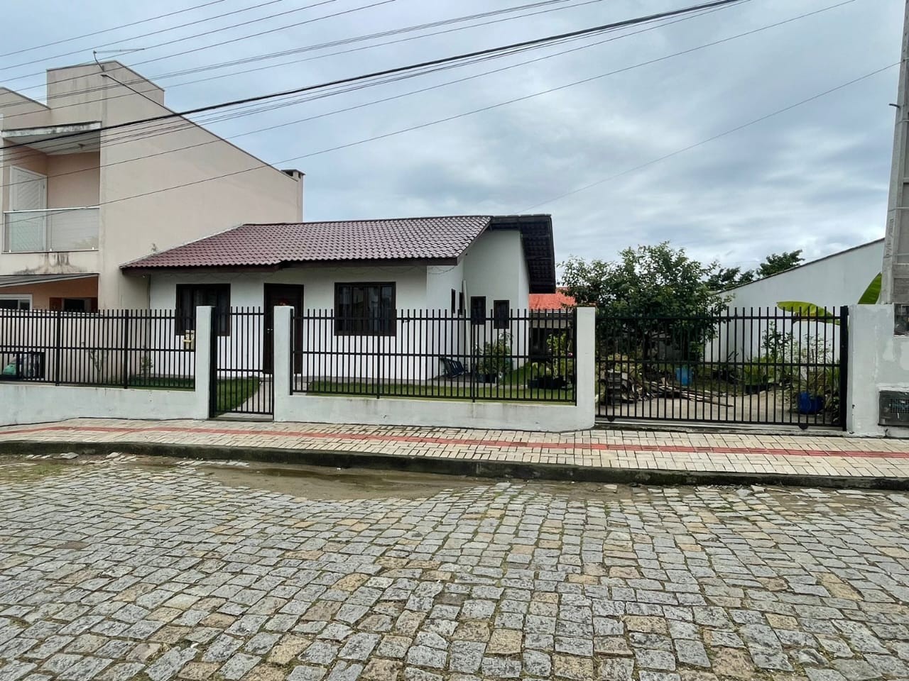 Casa à venda com 2 quartos, 202m² - Foto 1