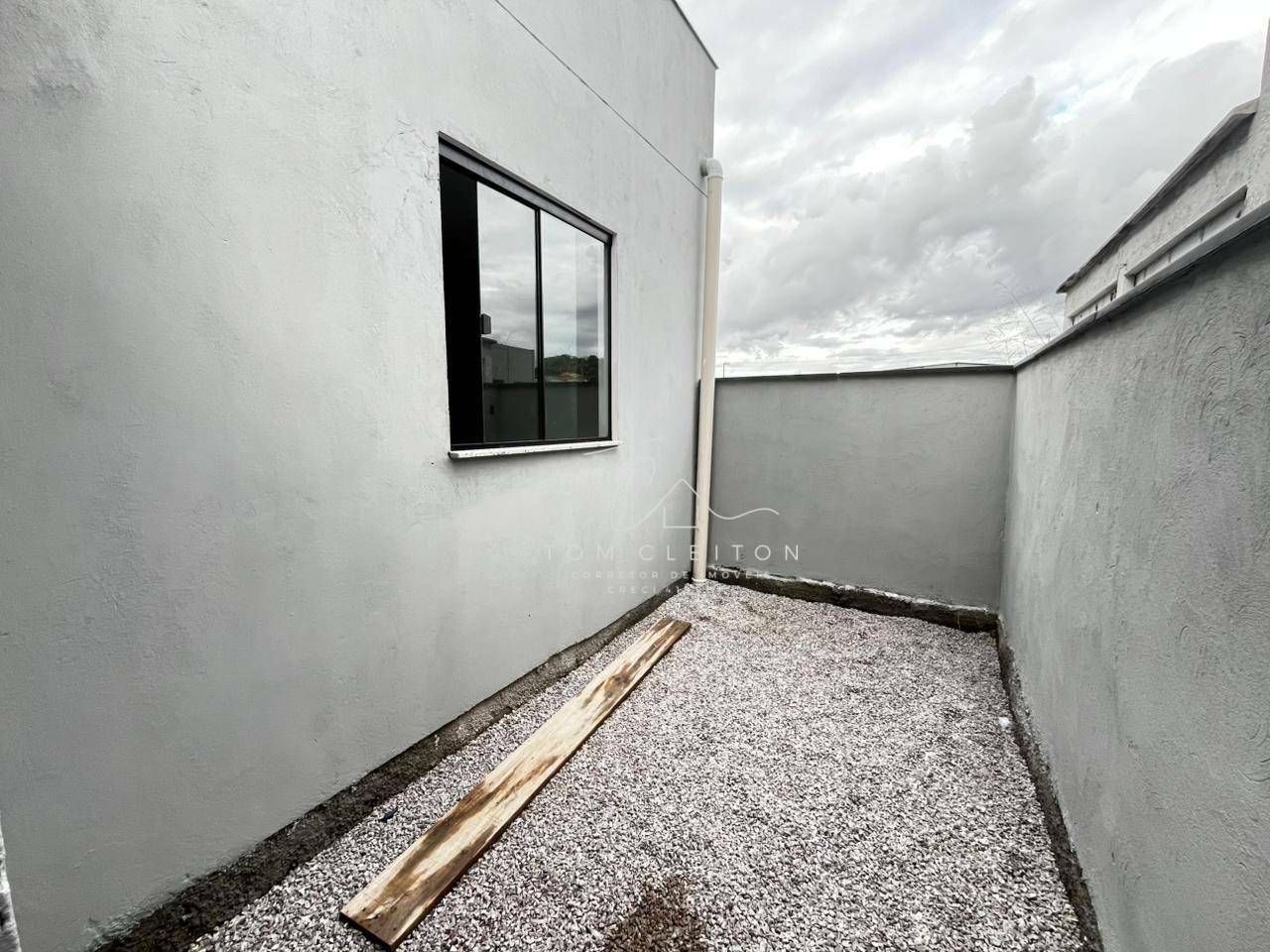 Casa à venda com 2 quartos, 80m² - Foto 11