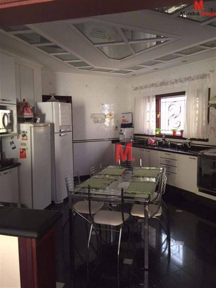 Casa à venda e aluguel com 3 quartos, 460m² - Foto 32