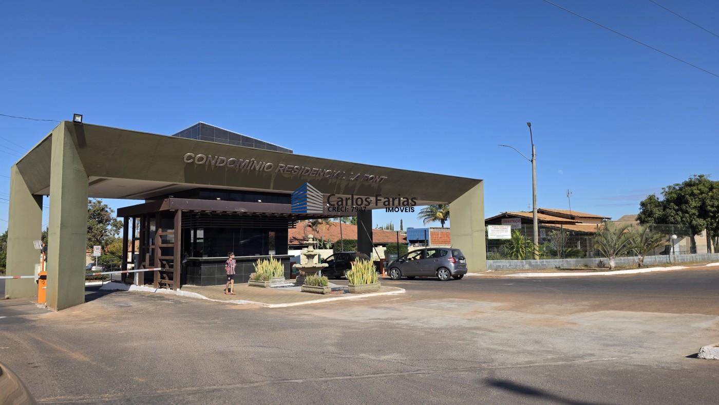 Casa de Condomínio à venda com 4 quartos, 300m² - Foto 1
