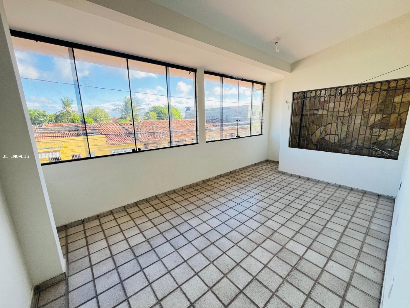 Casa à venda com 9 quartos, 180m² - Foto 15
