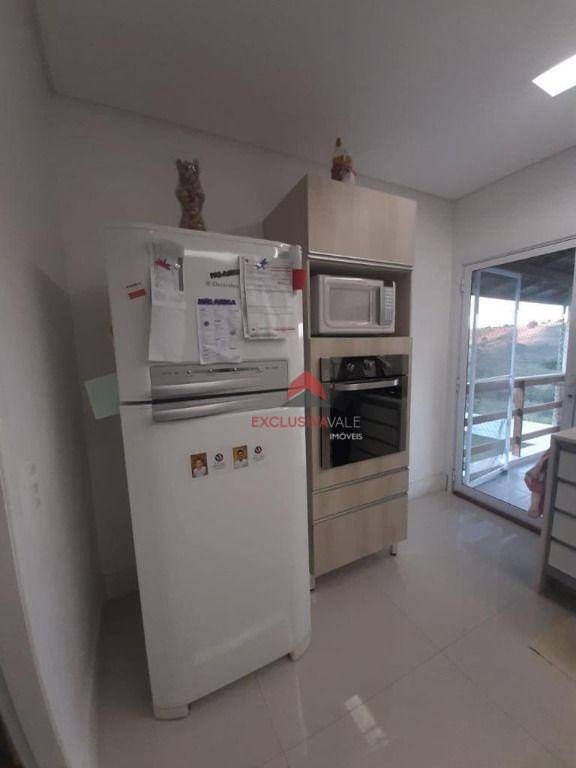 Casa de Condomínio à venda e aluguel com 3 quartos, 270m² - Foto 6
