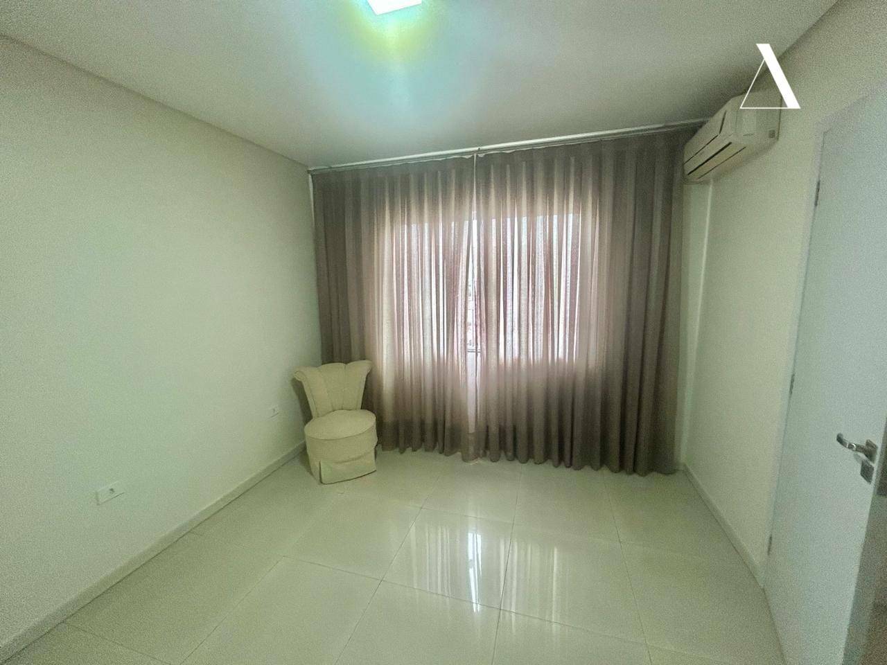 Casa à venda com 3 quartos, 234m² - Foto 14