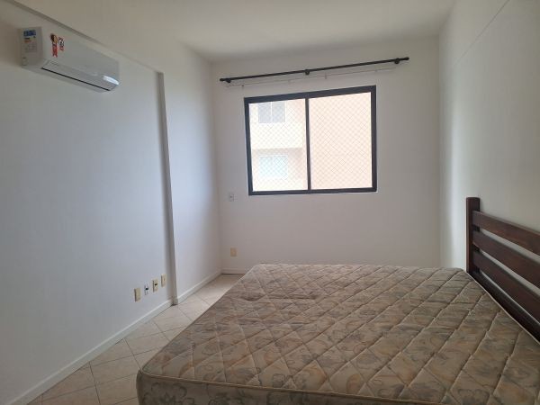 Apartamento para alugar com 2 quartos, 90m² - Foto 12