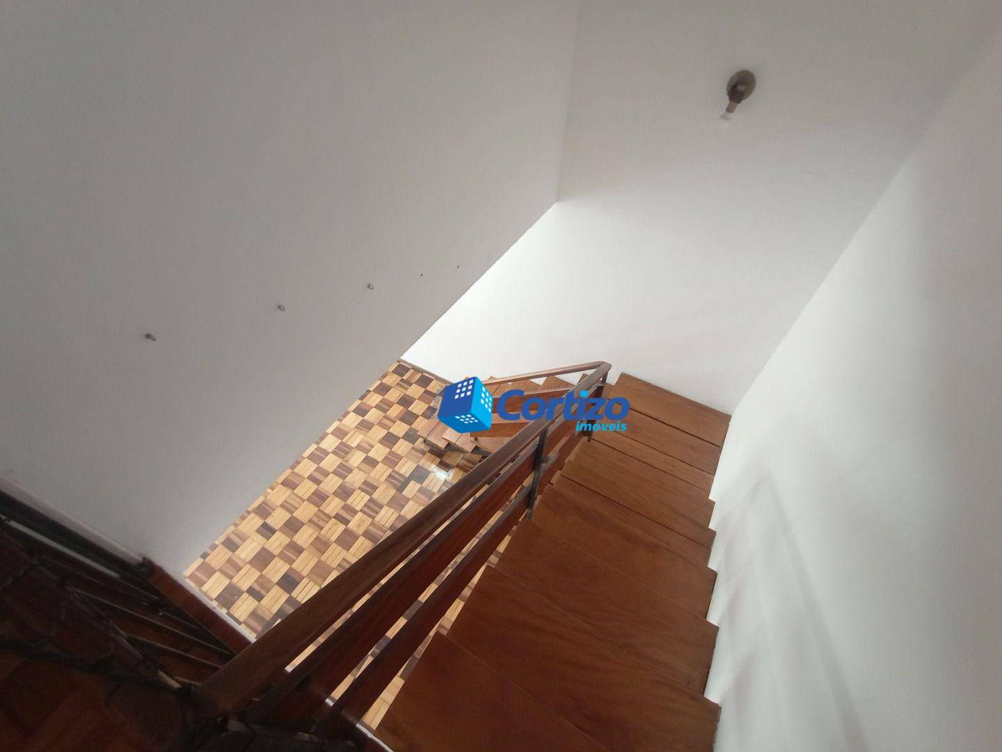 Casa para alugar com 2 quartos, 100m² - Foto 11