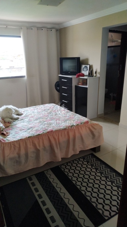 Casa à venda com 4 quartos, 200m² - Foto 5