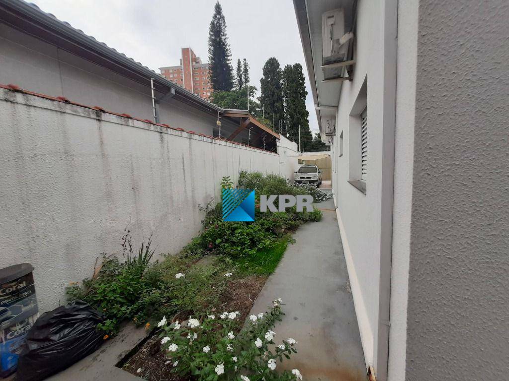 Casa à venda com 3 quartos, 224m² - Foto 2