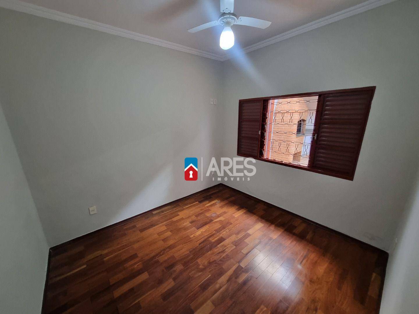 Casa para alugar com 3 quartos, 190m² - Foto 17