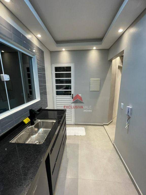 Casa à venda com 2 quartos, 70m² - Foto 5