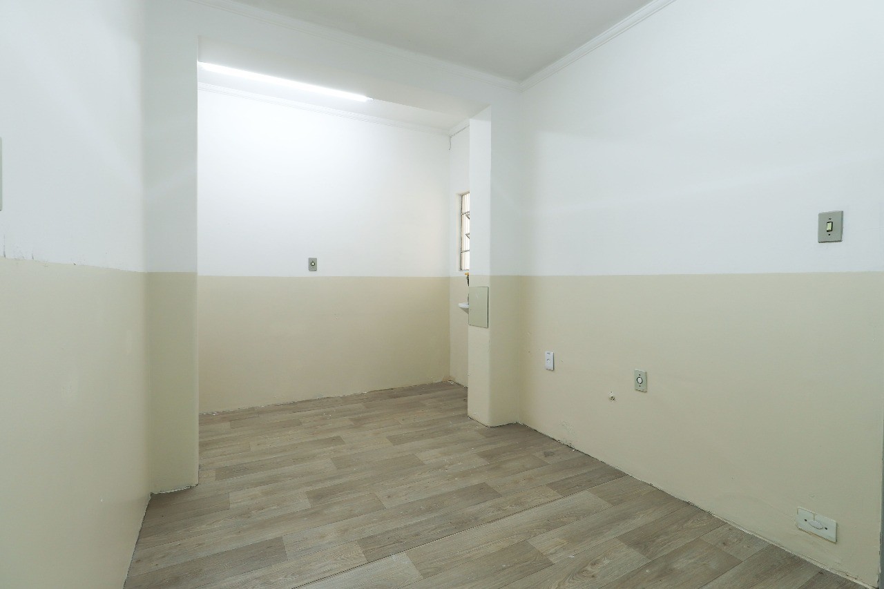 Casa à venda com 11 quartos, 250m² - Foto 22