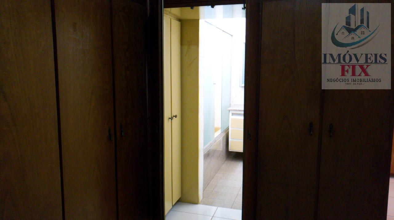 Casa à venda com 5 quartos, 322m² - Foto 15