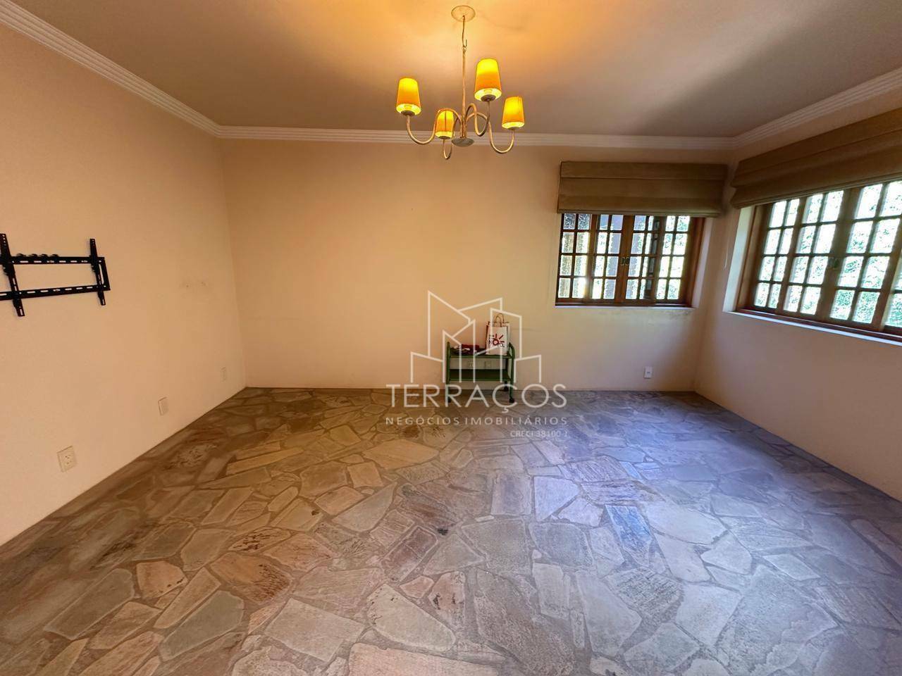 Casa de Condomínio à venda com 3 quartos, 460m² - Foto 3