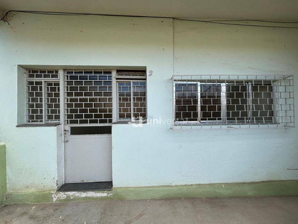 Casa para alugar com 2 quartos, 50m² - Foto 4