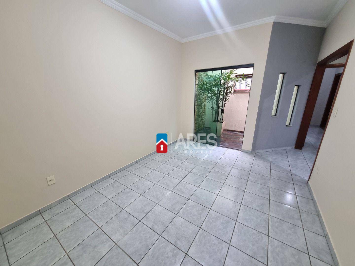 Casa para alugar com 3 quartos, 190m² - Foto 8