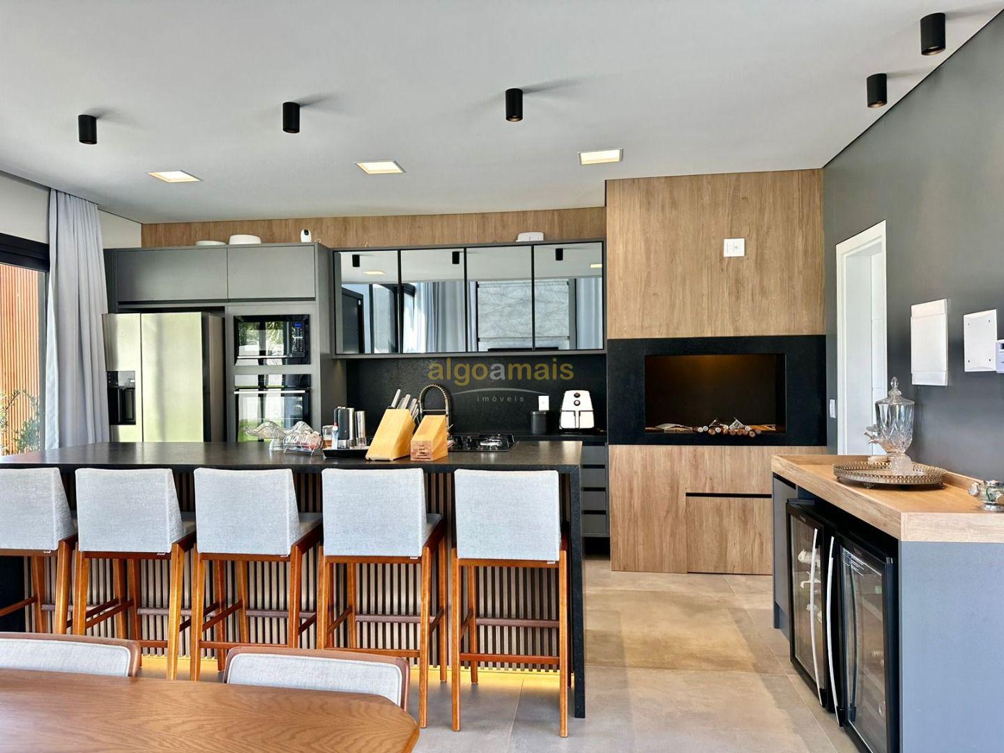 Casa de Condomínio à venda com 4 quartos, 230m² - Foto 17