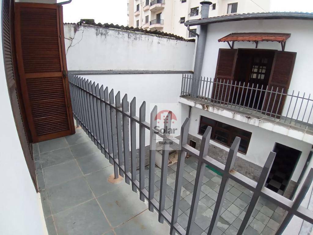 Casa para alugar com 4 quartos, 221m² - Foto 23