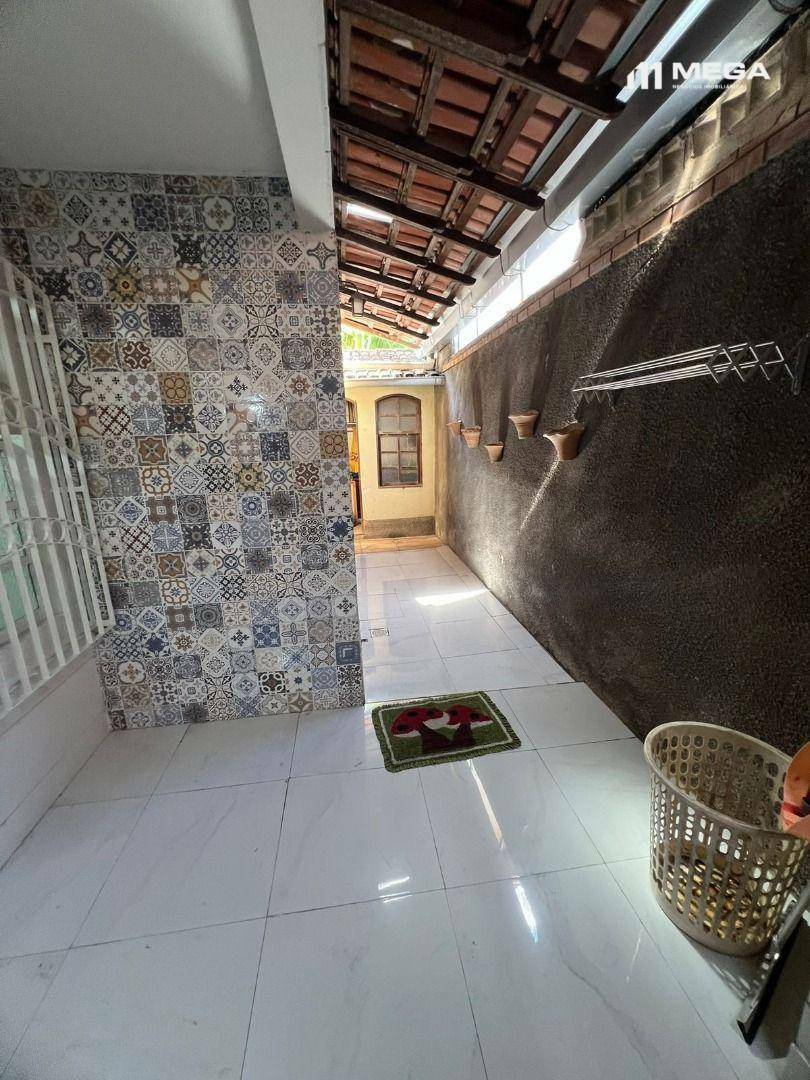 Casa à venda com 3 quartos, 349m² - Foto 9