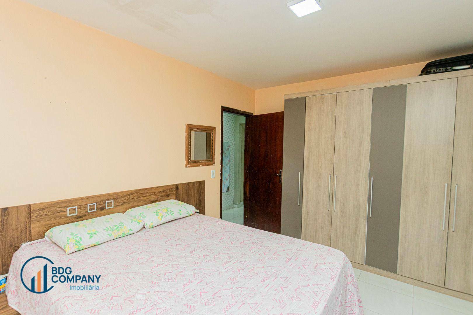 Casa à venda com 4 quartos, 220m² - Foto 7