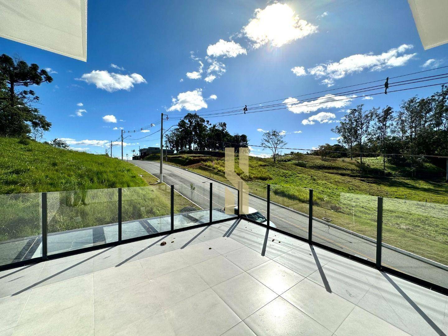 Casa à venda com 3 quartos, 136m² - Foto 2