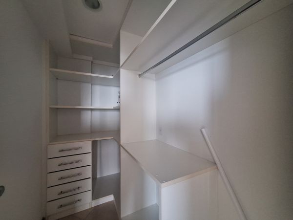 Apartamento para alugar com 2 quartos, 98m² - Foto 11