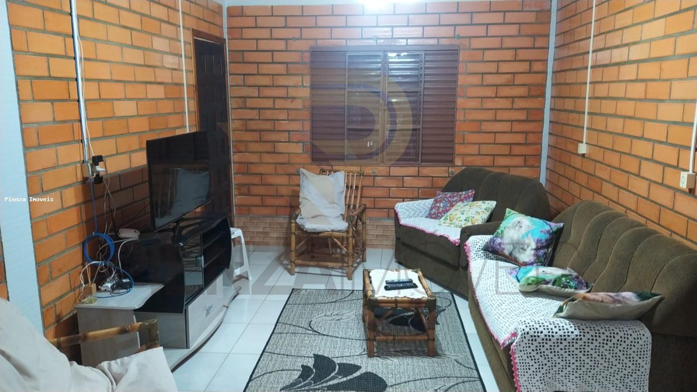 Casa à venda com 6 quartos, 200m² - Foto 11