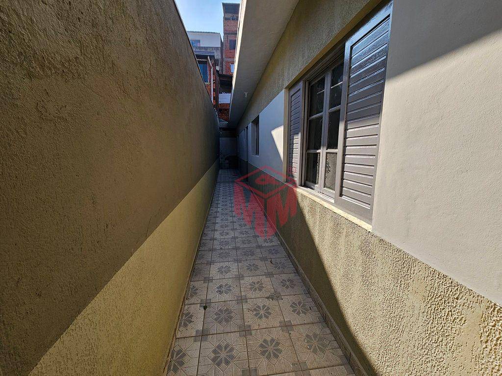 Casa para alugar com 1 quarto, 50m² - Foto 1