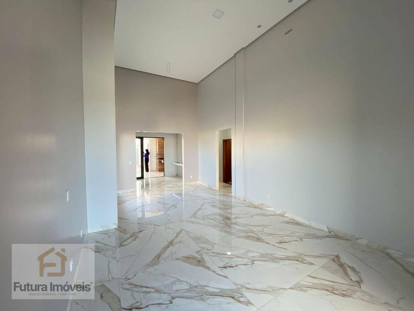 Casa à venda com 4 quartos, 209m² - Foto 4